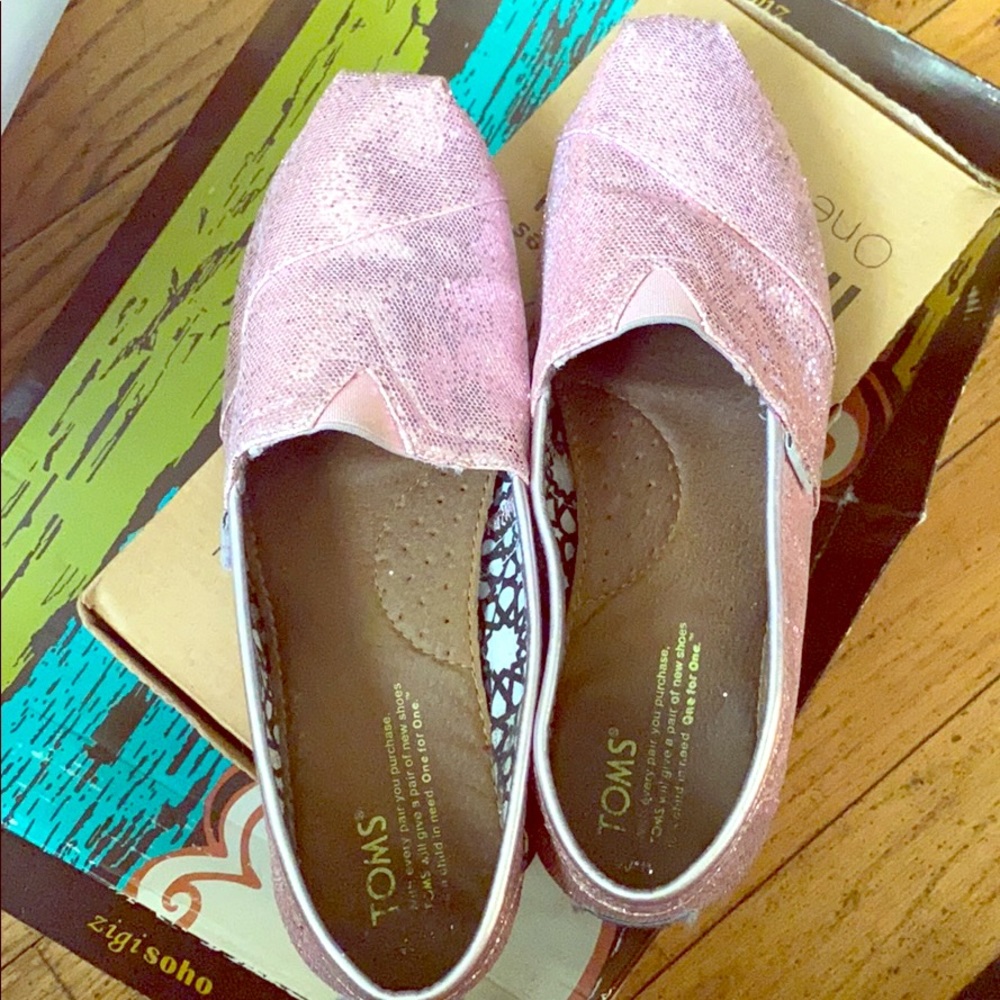 Fun pink glitter Toms